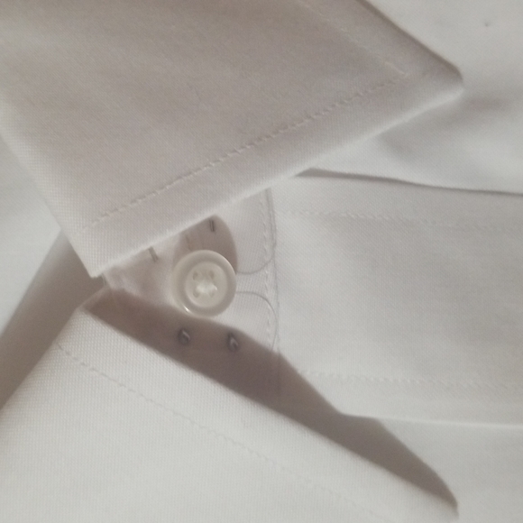 Traveler Collection Traditional Fit￼ Point Collar Dress Shirt - Picture 7 of 7